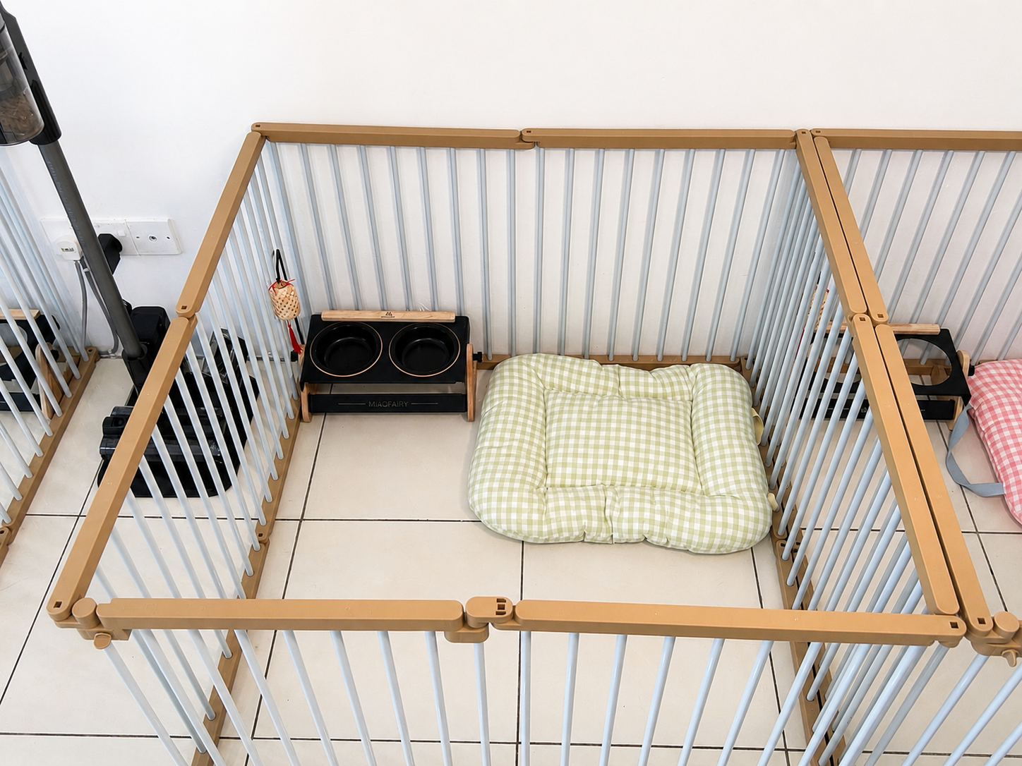 Pet playpen detail